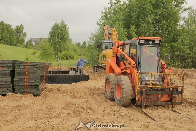 Ruszyła budowa punktu selektywnej zbiórki odpadów komunalnych [25.05.2013] - zdjęcie #15 - eOstroleka.pl