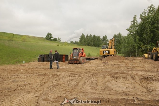 Ruszyła budowa punktu selektywnej zbiórki odpadów komunalnych [25.05.2013] - zdjęcie #16 - eOstroleka.pl
