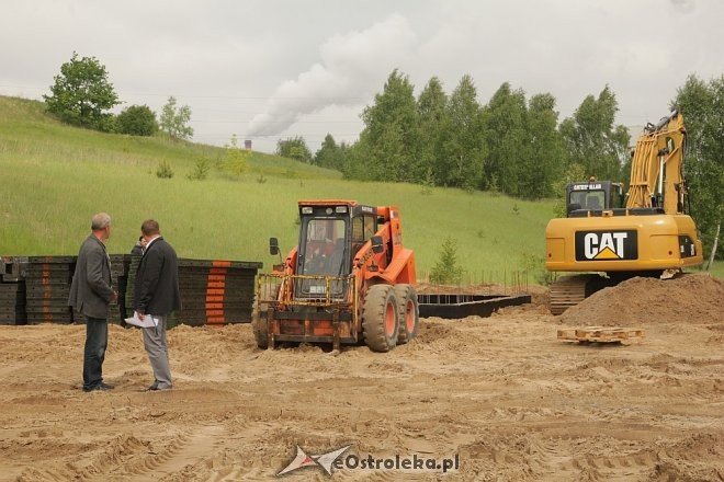 Ruszyła budowa punktu selektywnej zbiórki odpadów komunalnych [25.05.2013] - zdjęcie #17 - eOstroleka.pl
