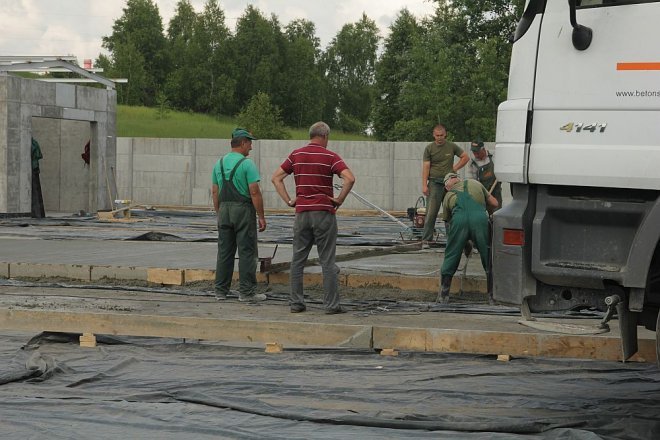 Ruszyła budowa punktu selektywnej zbiórki odpadów komunalnych [25.05.2013] - zdjęcie #29 - eOstroleka.pl