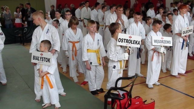 OGÓLNOPOLSKI TURNIEJ KARATE KYOKUSHINKAI IKO (26.05.2013) - zdjęcie #10 - eOstroleka.pl