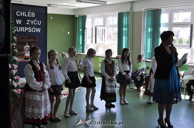 Drugi Dzień Kultury Kurpiowskiej w SP nr 10 [29.05.2013] - zdjęcie #55 - eOstroleka.pl