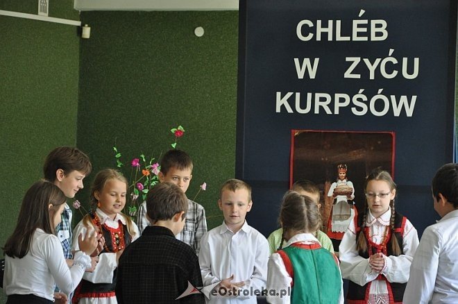 Drugi Dzień Kultury Kurpiowskiej w SP nr 10 [29.05.2013] - zdjęcie #44 - eOstroleka.pl