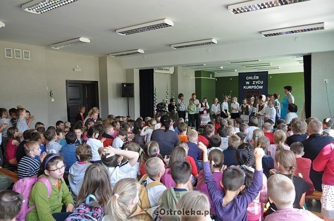 Drugi Dzień Kultury Kurpiowskiej w SP nr 10 [29.05.2013] - zdjęcie #13 - eOstroleka.pl