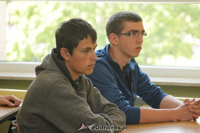 Spotkanie z weteranami w ZSZ nr 2 [29,05,2013] - zdjęcie #12 - eOstroleka.pl