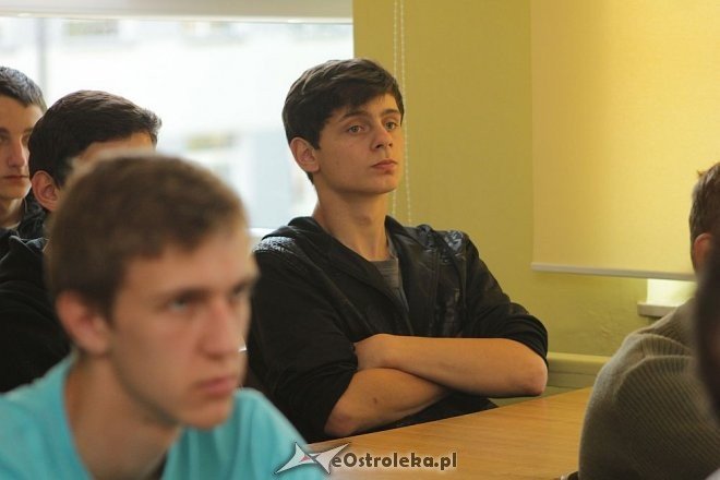 Spotkanie z weteranami w ZSZ nr 2 [29,05,2013] - zdjęcie #7 - eOstroleka.pl