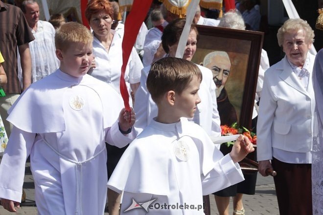 Boże Ciało - procesja w sanktuarium pw. św. Antoniego Padewskiego [30.05.2013] - zdjęcie #7 - eOstroleka.pl