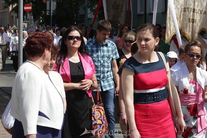 Boże Ciało - procesja w sanktuarium pw. św. Antoniego Padewskiego [30.05.2013] - zdjęcie #12 - eOstroleka.pl