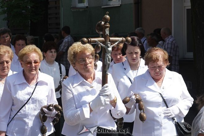 Boże Ciało - procesja w sanktuarium pw. św. Antoniego Padewskiego [30.05.2013] - zdjęcie #16 - eOstroleka.pl