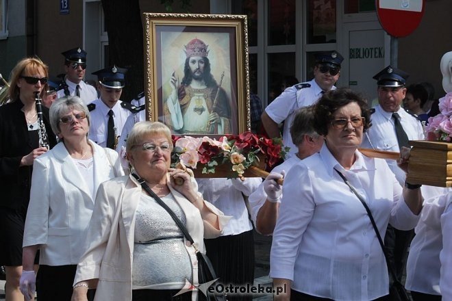 Boże Ciało - procesja w sanktuarium pw. św. Antoniego Padewskiego [30.05.2013] - zdjęcie #21 - eOstroleka.pl