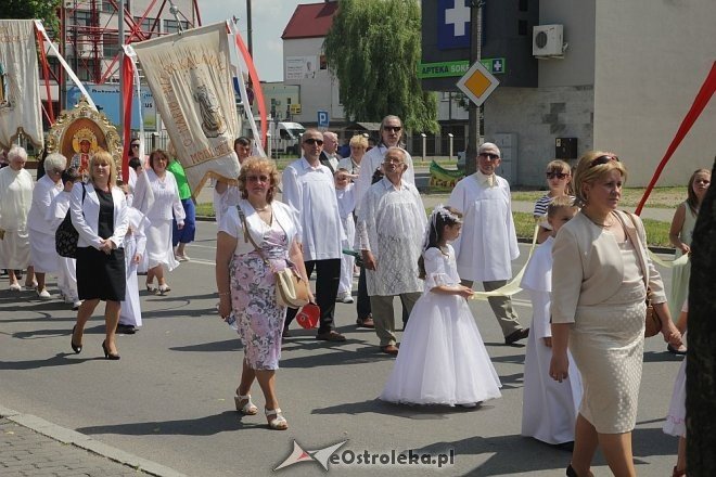 Boże Ciało - procesja w sanktuarium pw. św. Antoniego Padewskiego [30.05.2013] - zdjęcie #51 - eOstroleka.pl