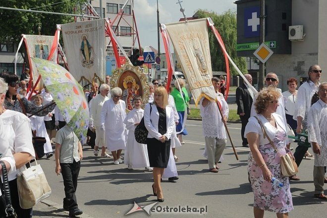 Boże Ciało - procesja w sanktuarium pw. św. Antoniego Padewskiego [30.05.2013] - zdjęcie #52 - eOstroleka.pl