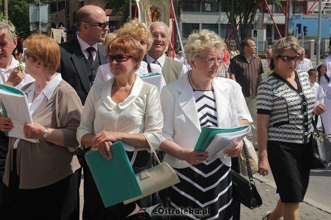 Boże Ciało - procesja w sanktuarium pw. św. Antoniego Padewskiego [30.05.2013] - zdjęcie #53 - eOstroleka.pl