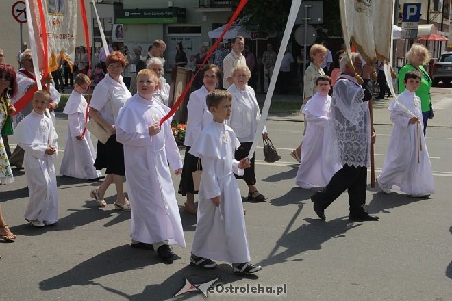 Boże Ciało - procesja w sanktuarium pw. św. Antoniego Padewskiego [30.05.2013] - zdjęcie #54 - eOstroleka.pl