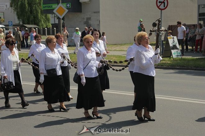 Boże Ciało - procesja w sanktuarium pw. św. Antoniego Padewskiego [30.05.2013] - zdjęcie #59 - eOstroleka.pl