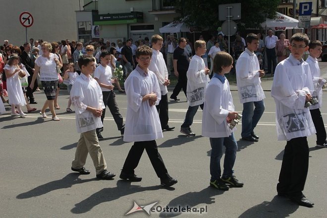 Boże Ciało - procesja w sanktuarium pw. św. Antoniego Padewskiego [30.05.2013] - zdjęcie #63 - eOstroleka.pl