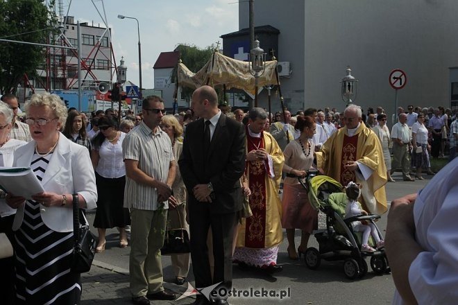 Boże Ciało - procesja w sanktuarium pw. św. Antoniego Padewskiego [30.05.2013] - zdjęcie #65 - eOstroleka.pl