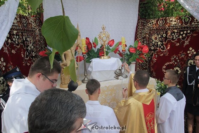 Boże Ciało - procesja w sanktuarium pw. św. Antoniego Padewskiego [30.05.2013] - zdjęcie #67 - eOstroleka.pl