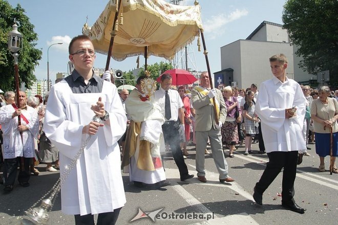 Boże Ciało - procesja w sanktuarium pw. św. Antoniego Padewskiego [30.05.2013] - zdjęcie #80 - eOstroleka.pl