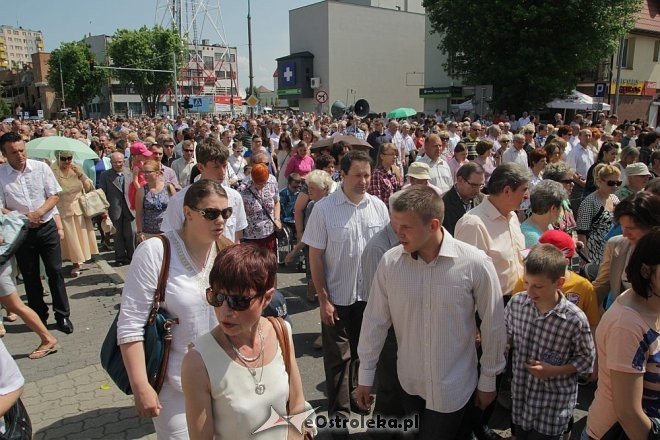 Boże Ciało - procesja w sanktuarium pw. św. Antoniego Padewskiego [30.05.2013] - zdjęcie #85 - eOstroleka.pl