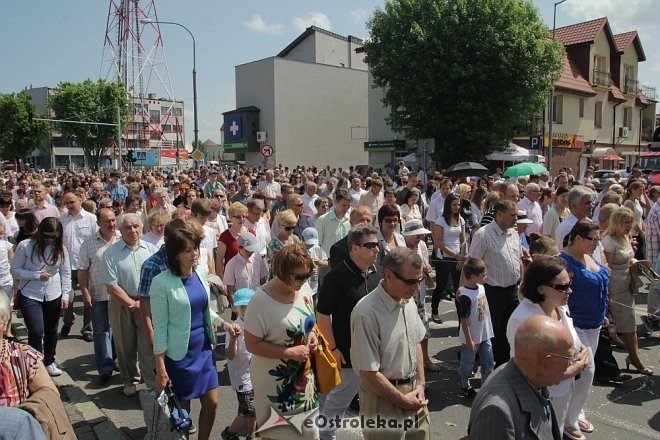 Boże Ciało - procesja w sanktuarium pw. św. Antoniego Padewskiego [30.05.2013] - zdjęcie #88 - eOstroleka.pl