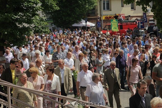 Boże Ciało - procesja w sanktuarium pw. św. Antoniego Padewskiego [30.05.2013] - zdjęcie #93 - eOstroleka.pl