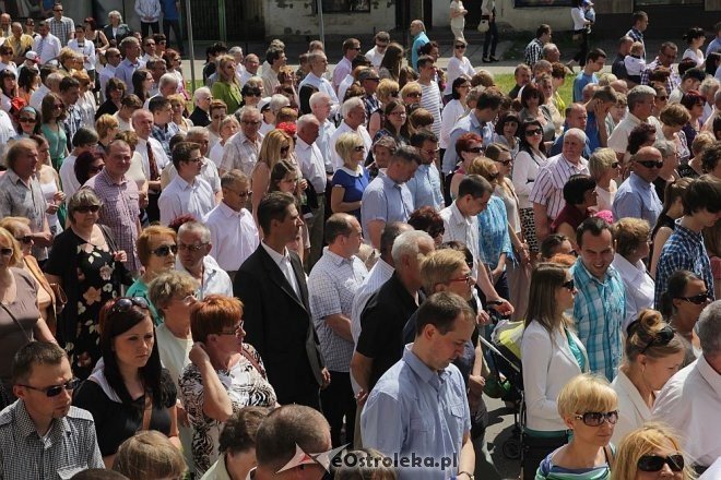 Boże Ciało - procesja w sanktuarium pw. św. Antoniego Padewskiego [30.05.2013] - zdjęcie #97 - eOstroleka.pl