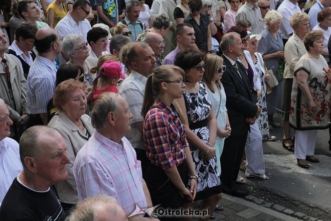 Boże Ciało - procesja w sanktuarium pw. św. Antoniego Padewskiego [30.05.2013] - zdjęcie #106 - eOstroleka.pl
