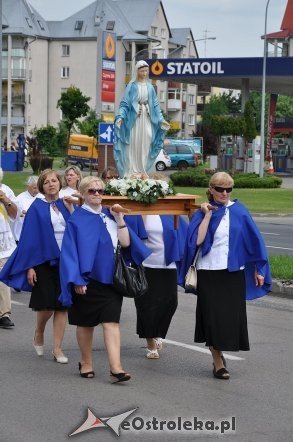 Boże Ciało: Procesja parafii pw. Zbawiciela Świata [30.05.2013] - zdjęcie #7 - eOstroleka.pl