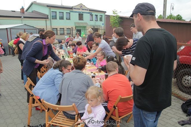 Dzień Dziecka stowarzyszenia Pomocna Dłoń [01.06.2013] - zdjęcie #28 - eOstroleka.pl