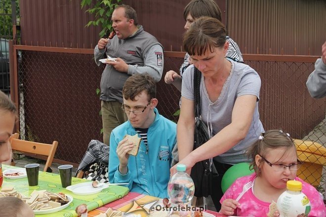 Dzień Dziecka stowarzyszenia Pomocna Dłoń [01.06.2013] - zdjęcie #25 - eOstroleka.pl