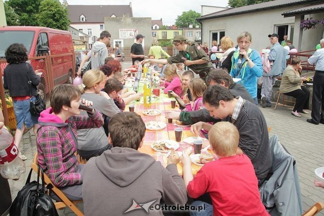 Dzień Dziecka stowarzyszenia Pomocna Dłoń [01.06.2013] - zdjęcie #21 - eOstroleka.pl