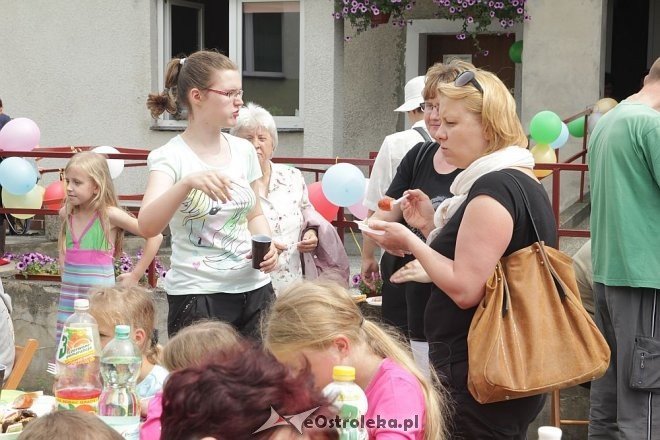 Dzień Dziecka stowarzyszenia Pomocna Dłoń [01.06.2013] - zdjęcie #13 - eOstroleka.pl