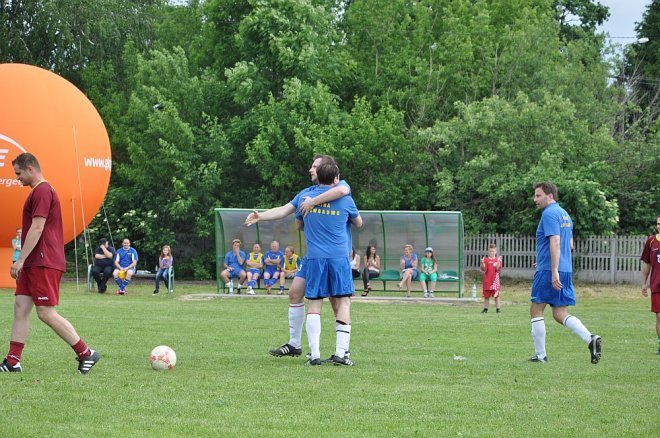 Gwiazdy Telewizji vs KS ORZ Goworowo [02.06.2013] - zdjęcie #32 - eOstroleka.pl