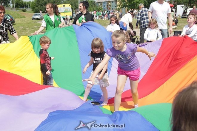 Festyn parafialny „Dobrej zabawy dla całej rodziny” [02.06.2013] - zdjęcie #16 - eOstroleka.pl
