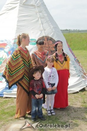 Festyn parafialny „Dobrej zabawy dla całej rodziny” [02.06.2013] - zdjęcie #2 - eOstroleka.pl