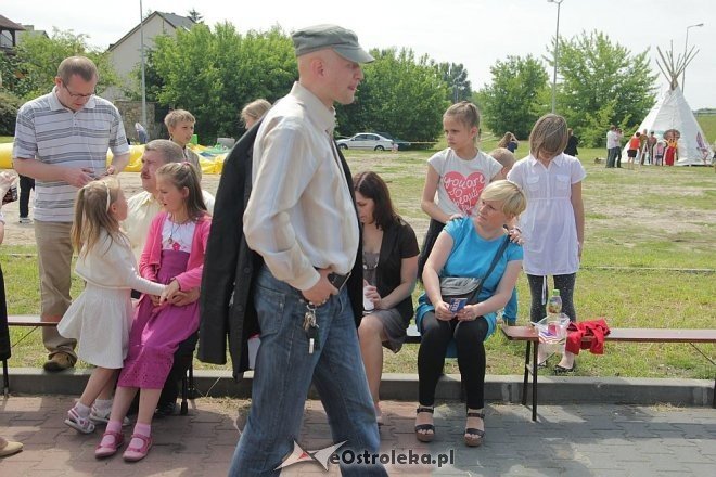 Festyn parafialny „Dobrej zabawy dla całej rodziny” [02.06.2013] - zdjęcie #1 - eOstroleka.pl