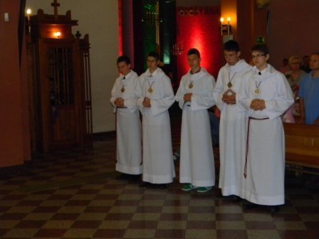 Parafia Zbawiciela Świata: Nowi Ministranci, Lektorzy i Ceremoniarze - zdjęcie #22 - eOstroleka.pl