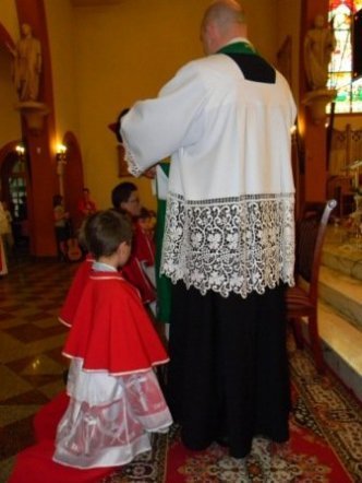 Parafia Zbawiciela Świata: Nowi Ministranci, Lektorzy i Ceremoniarze - zdjęcie #16 - eOstroleka.pl