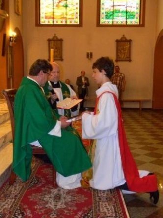 Parafia Zbawiciela Świata: Nowi Ministranci, Lektorzy i Ceremoniarze - zdjęcie #3 - eOstroleka.pl