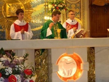Parafia Zbawiciela Świata: Nowi Ministranci, Lektorzy i Ceremoniarze - zdjęcie #2 - eOstroleka.pl