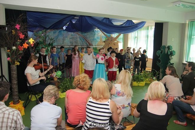 Spektakl Kot w butach w SP 10 [13.06.2013] - zdjęcie #8 - eOstroleka.pl