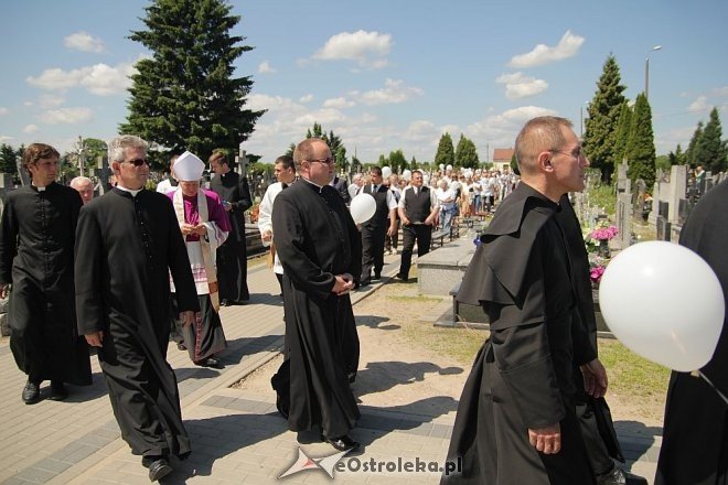 I pogrzeb Dzieci Utraconych [15.06.2013] - zdjęcie #59 - eOstroleka.pl