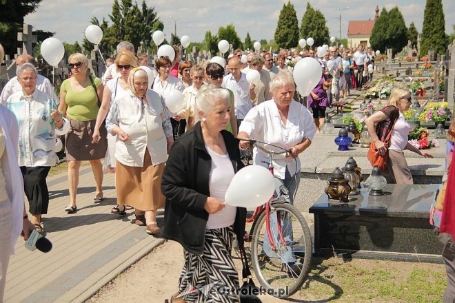 I pogrzeb Dzieci Utraconych [15.06.2013] - zdjęcie #52 - eOstroleka.pl