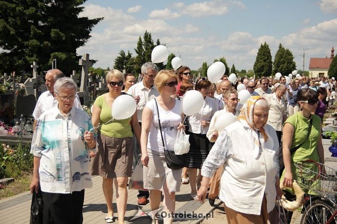 I pogrzeb Dzieci Utraconych [15.06.2013] - zdjęcie #51 - eOstroleka.pl