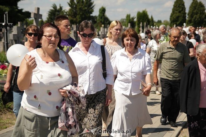 I pogrzeb Dzieci Utraconych [15.06.2013] - zdjęcie #41 - eOstroleka.pl
