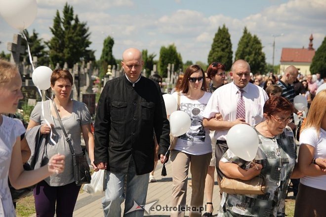 I pogrzeb Dzieci Utraconych [15.06.2013] - zdjęcie #35 - eOstroleka.pl
