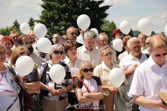 I pogrzeb Dzieci Utraconych [15.06.2013] - zdjęcie #24 - eOstroleka.pl