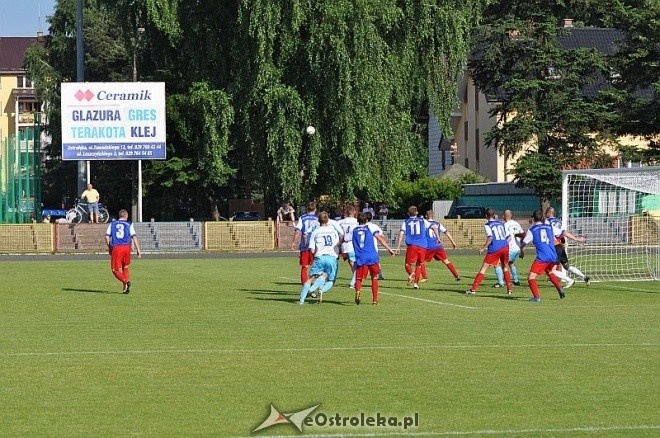 IV liga: MKS Narew – Błękitni Gąbi 0:2 [15.06.2013] - zdjęcie #11 - eOstroleka.pl