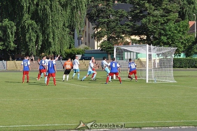 IV liga: MKS Narew – Błękitni Gąbi 0:2 [15.06.2013] - zdjęcie #35 - eOstroleka.pl